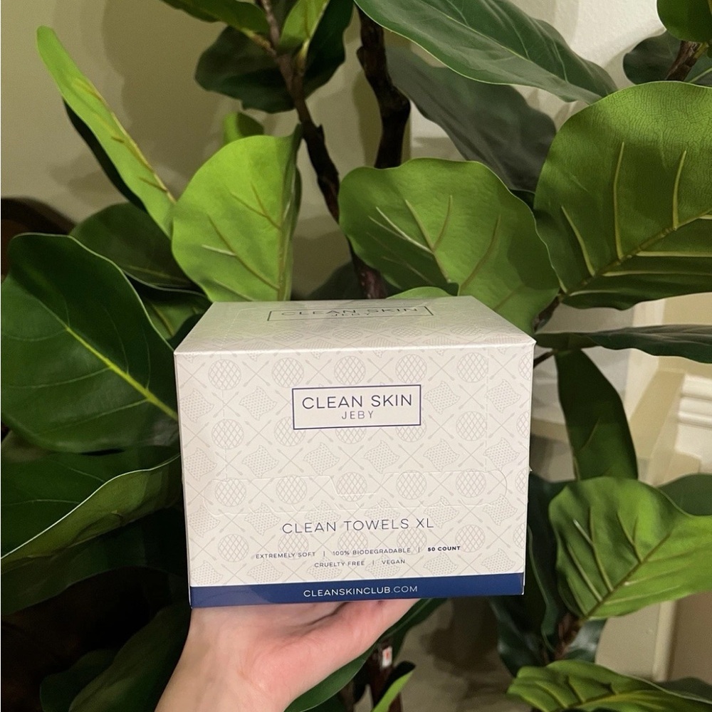 Brand new Sealed Clean Skin Towels XL - White